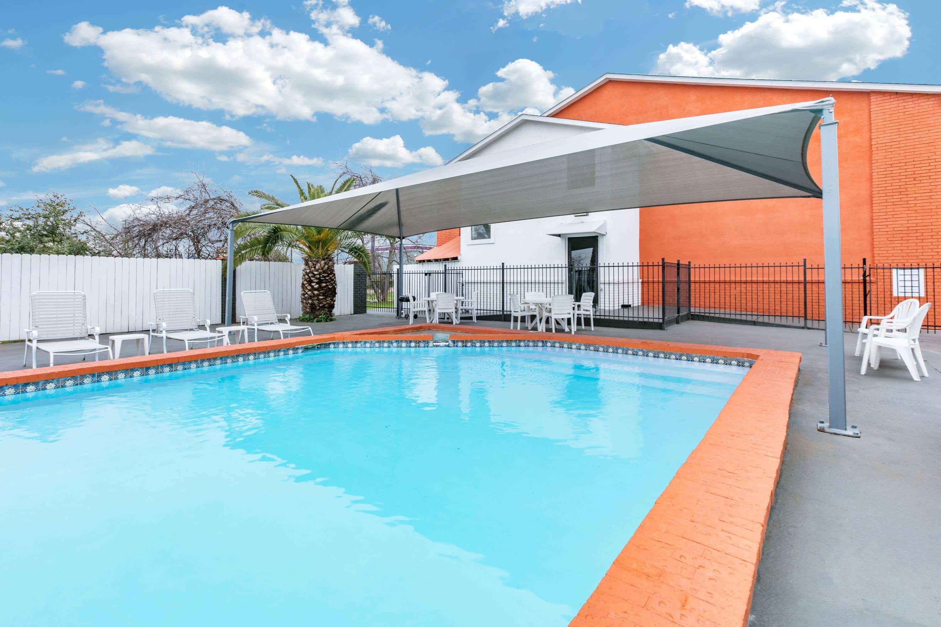 Howard Johnson By Wyndham Near Schlitterbahn New Braunfels Zewnętrze zdjęcie